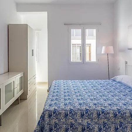 La Casa De Bruno - 2br Balcony House - Beach Apartment