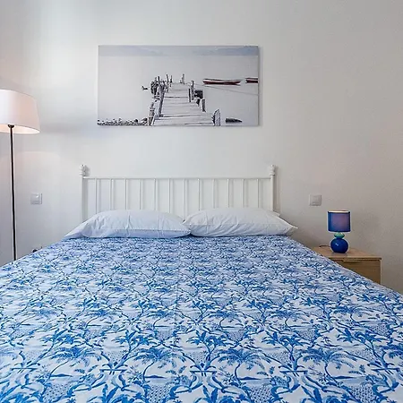 La Casa De Bruno - 2br Balcony House - Beach Apartment *